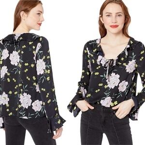 NWT Cupcakes and Cashmere Amethyst Floral Satin V Neck Blouse Size Large
